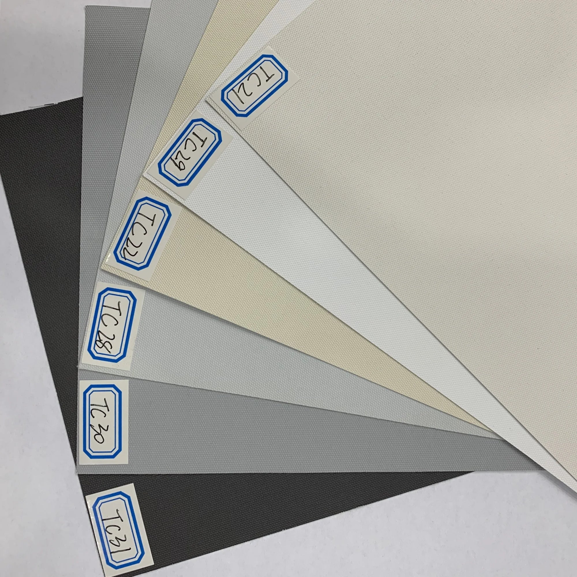 Wholesale Custom Size Color Noise Reduction Waterproof Cordless Motorized Roller Blinds For Bathroom
