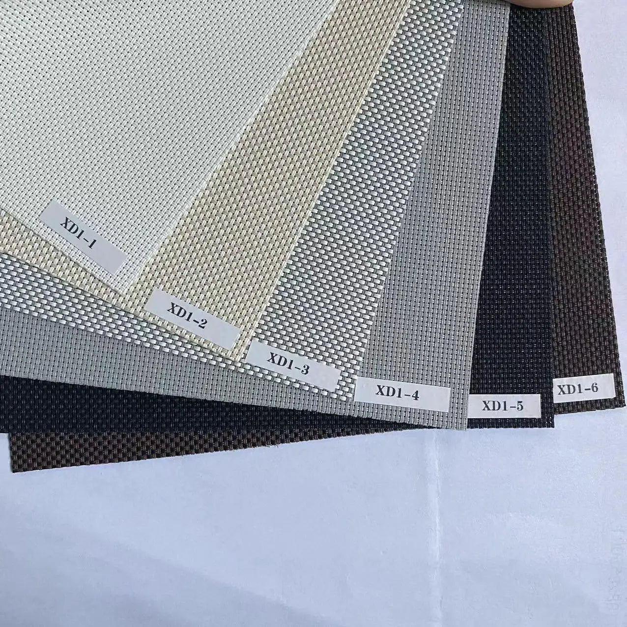 Wholesale Custom Size Color Noise Reduction Waterproof Cordless Motorized Roller Blinds For Bathroom